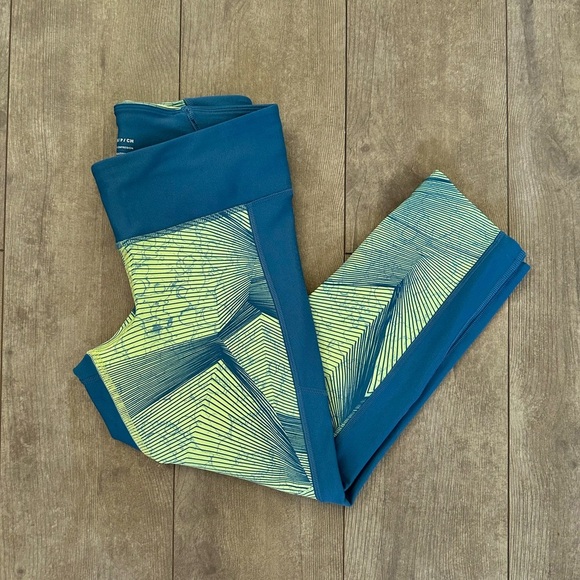 Under Armour Heat Gear Compression Fit Women’s Active Leggings unique colors - Picture 10 of 10